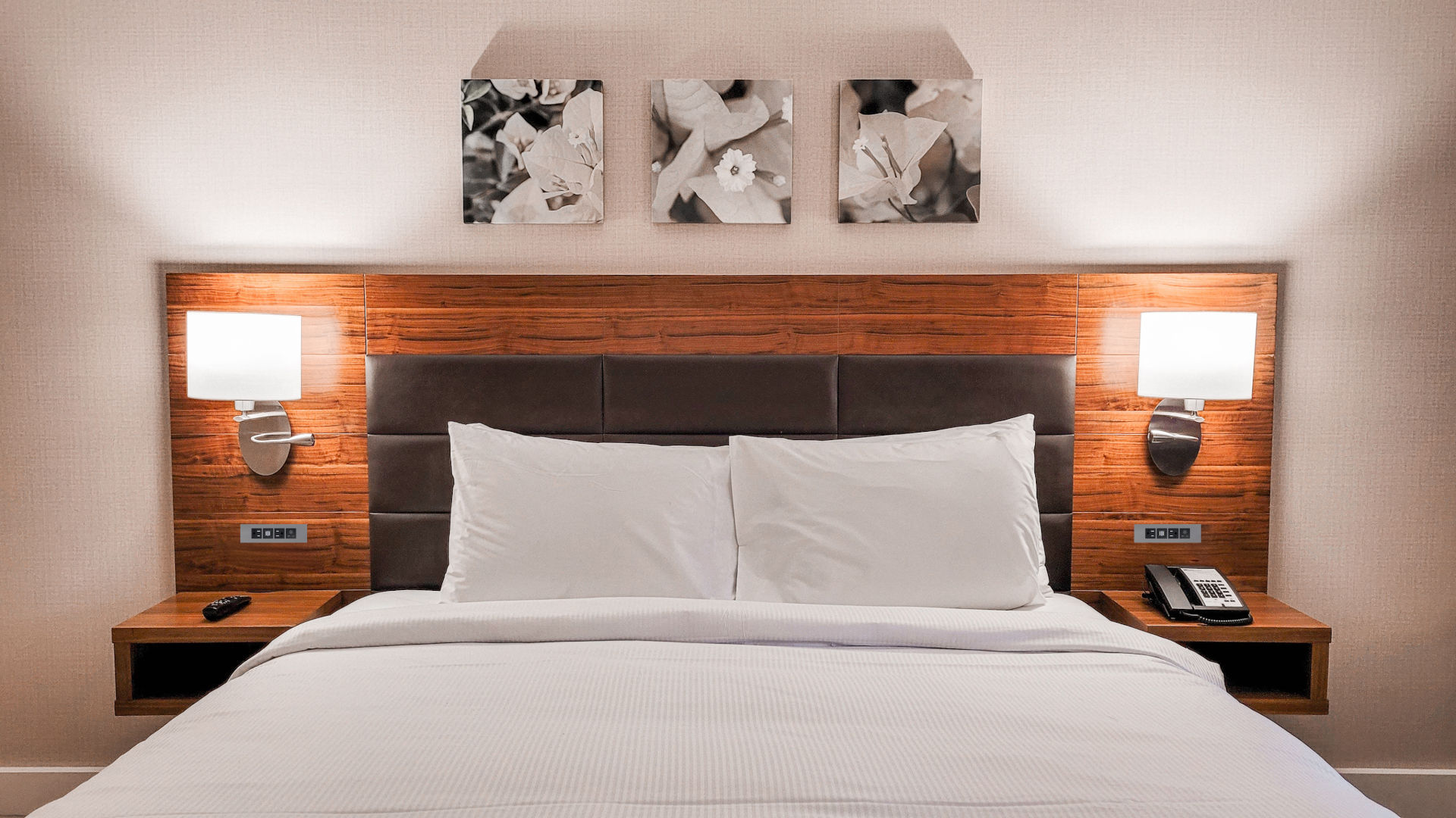 Modern Bedroom Interior 2023 11 27 05 20 45 Utc